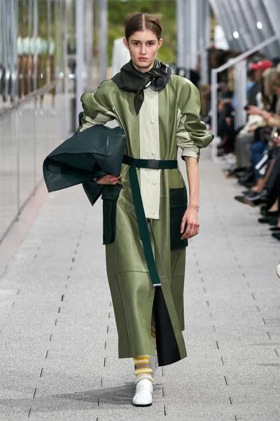 Look 40
